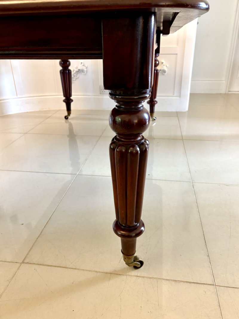 Superb Quality 8 Seater Antique Victorian Figured Mahogany Extending Dining Table - Image 21